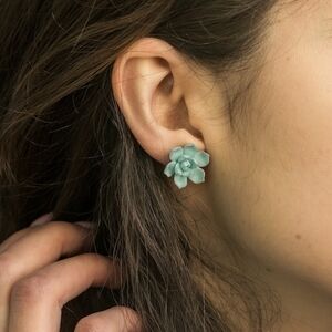 Elegant Floral Stud Earrings